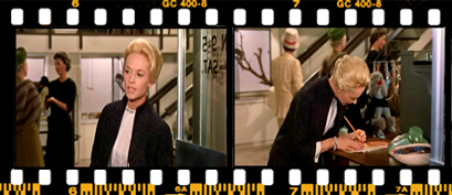 ملانی شماره اتومبیل را یادداشت می کند