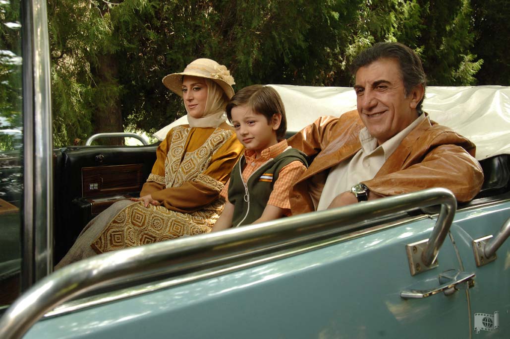 رضا کیانیان و فاطمه معتمد آریا در صد سال به این سالها