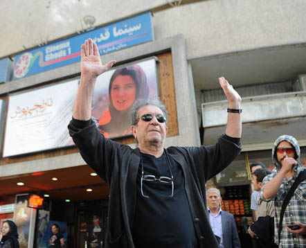 مهرجویی جلوی سینما قدس تهران. عکس از امیر پورمند. ایسنا