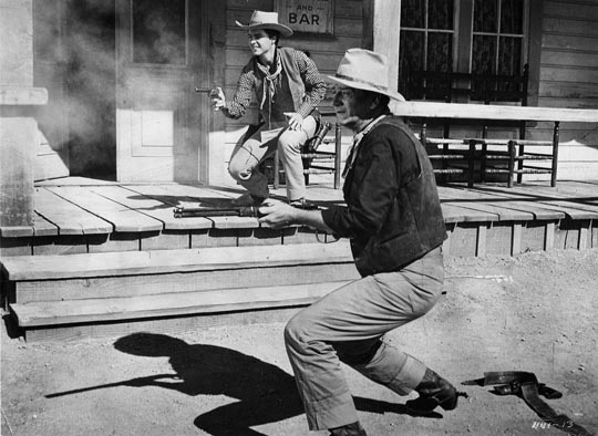 ریوبراوو ساخته هوارد هاوکس. استشاره اهریمنی (لابی کردن) برای گنجاندن یک فیلم متوسط به عنوان «بهترین فیلم تاریخ سینما» در نظرخواهی منتقدان ایرانی. «تشکیلات» موفق شد فیلم کشتی آنجلیکا را هم مثل ریوبراوو ارتقاء دهد. اما در مورد فیلم های جهیزیه برای رباب و رنو تهران 29 موفق نشد.