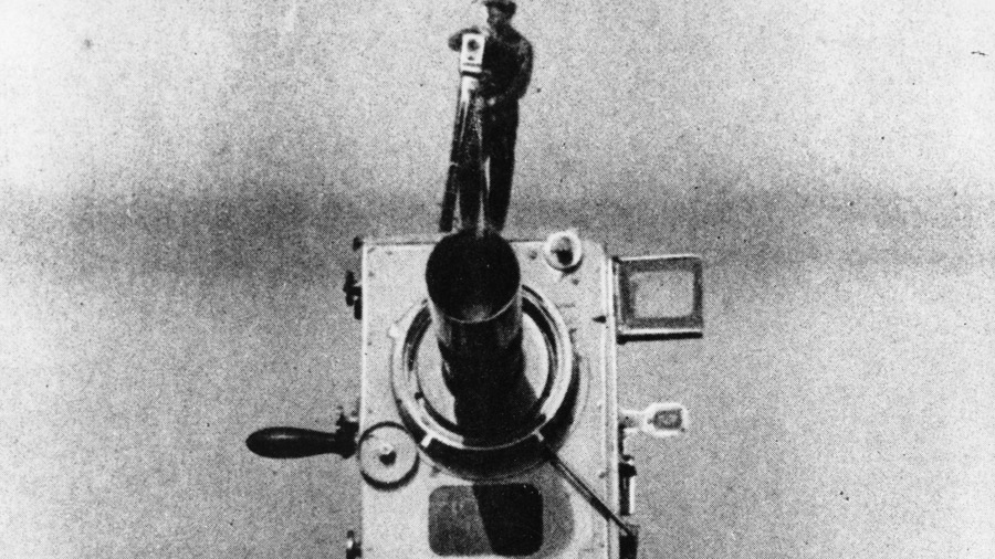 مدی با دوربین فیلمبرداری ساخته ژیگا ورتوف