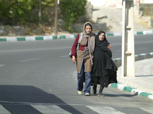 طناز طباطبایی و کبری حسن زاده در فیلم مرهم