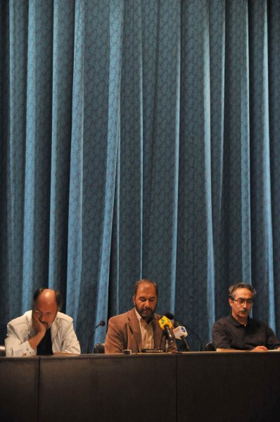 از چپ به راست: امین تارخ، محمد مهدی عسگرپور و فرهاد توحیدی. عکس از الهام عبدلی