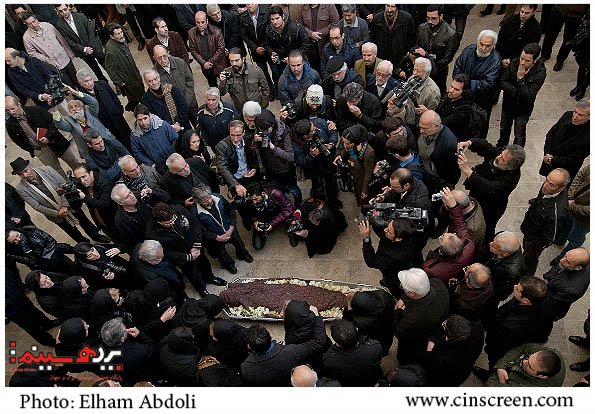 مراسم تشیع پیکر احمد رسول زاده. عکس از الهام عبدلی. سایت پرده سینما
