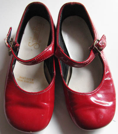 کفش های قرمز