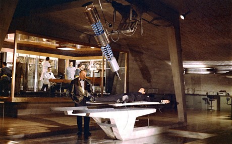 شون کانری در گلدفینگر. نام این فیلم می توانست «دکتر نو3» باشد!