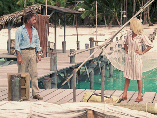 ایو مونتان و کاترین دونوو در فیلم وحشی