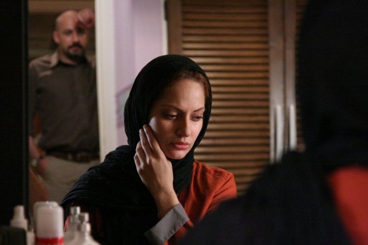 مهناز افشار و امیر اقایی در سعادت آباد