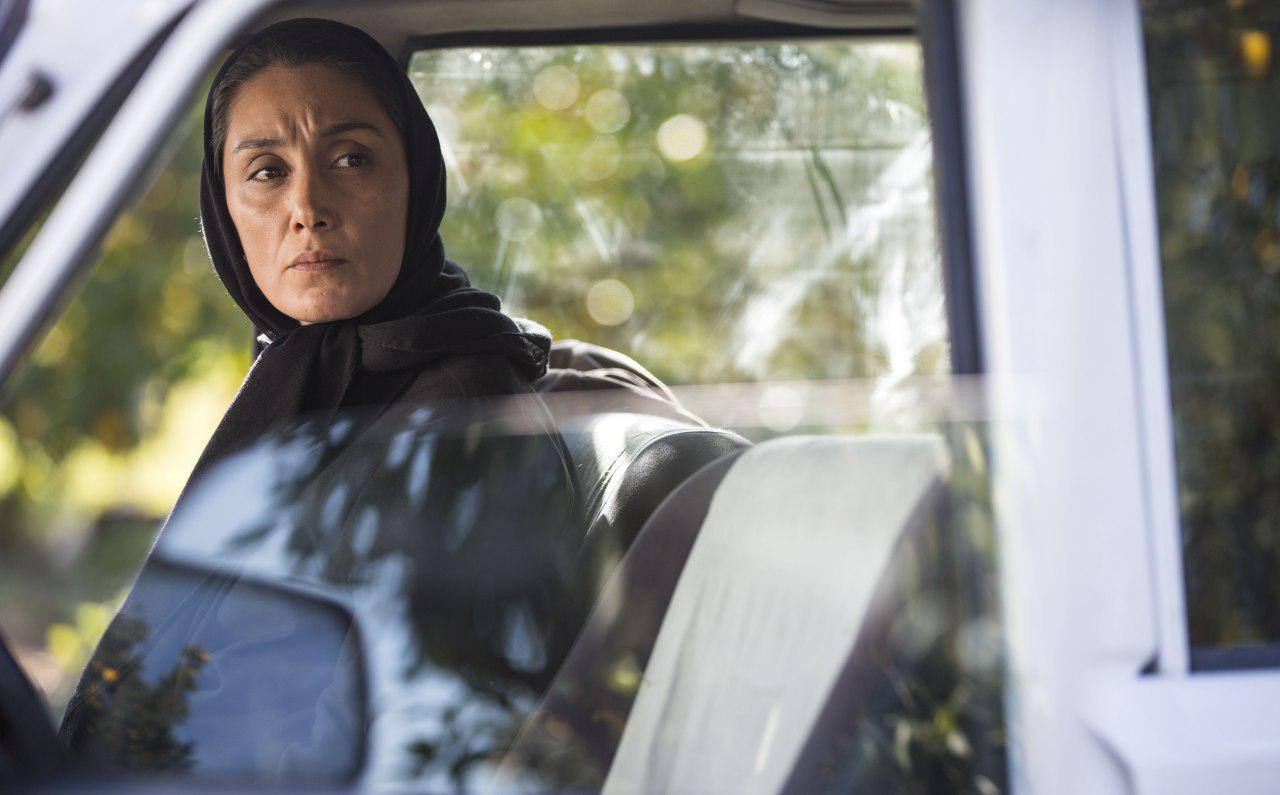 در مراسم اختتامیه هفدهمین دوره جشنواره بین‌المللی فیلم پیونگ یانگ در کره شمالی که شامگاه 5 مهر ماه در خانه بین المللی سینمای پیونگ یانگ با حضور نمایندگان سفارت جمهوری اسلامی، علاقه‌مندان به هنر، جامعه دیپلماتیک مقیم و مقامات فرهنگی این کشور برگزار شد، فیلم سینمایی «روزهای نارنجی» به کارگردانی آرش لاهوتی جایزه بزرگ بهترین فیلم را از آن خود کرد.  هفدهمین جشنواره فیلم پیونگ یانگ یک رویداد بسیار بین‌المللی فرهنگی کره شمالی برای گسترش مناسبات دوستانه با جامعه بین‌المللی است که از سال ۱۹۸۷ میلادی، ابتدا ویژه کشورهای در حال رشد و حالا کاملا بین‌المللی و متنوع‌تر، برگزار می‌شود.