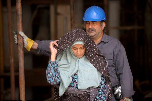 مهران احمدی و مریلا زارعی در فیلم شیار 143