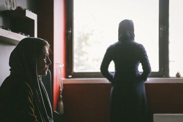 دشمنان (کارگردان: علی درخشنده، تهیه‌کننده: مجید برزگر)