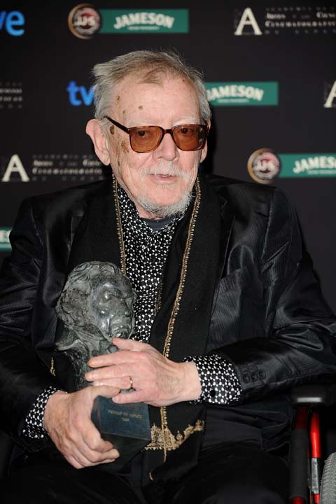 استراتژی انحطاط محفل بهزاد رحیمیان و شمیم بهار. خسوس فرانکو یک پورنوگراف حرفه ای در نظرسنجی به عنوان یک استاد مسلم سینما القاء می شود