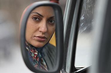 نمایی از فیلم برف روی کاج ها ساخته پیمان معادی