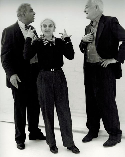 از راست به چپ: جیمز آیوری، روت پراور جهابوالا، اسماعیل مرچنت