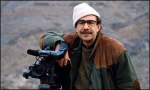 او که در فرانسه تحصیل کرده بود، در بازگشت به ایران به عکاسی فیلم روی آورد و دو فیلم ماندگار تنگسیر و گوزنها را عکاسی کرد. درمبخش در کنار ساخت آثار مستند، رمان مشهور و در عین حال پیچیده و دشوار بوف کور صادق هدایت را با کمک پرویز فنی زاده در سال ۱۳۵۳ ساخت 