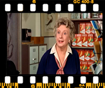 خانم گرونر: اوه! نه البته که نیست! این یه مرغ مینای کاملا رشد کرده است.