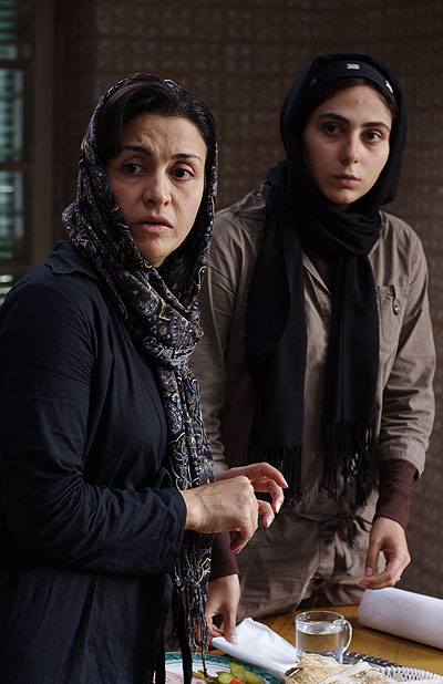 مریلا زارعی و رعنا آزادی ور در فیلم درباره الی