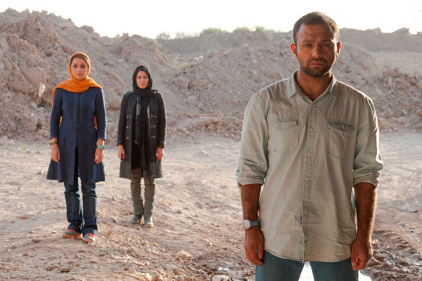 رخ دیوانه. نازنین فراهانی، طناز طباطبایی و صابر ابر