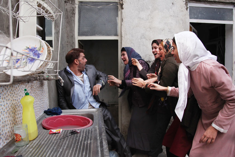 ابد و یک روز. پیمان معادی، ریما رامین فر، شبنم مقدمی، و پریناز ایزدیار