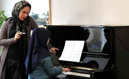 نمایی از فیلم برف روی کاج ها ساخته پیمان معادی