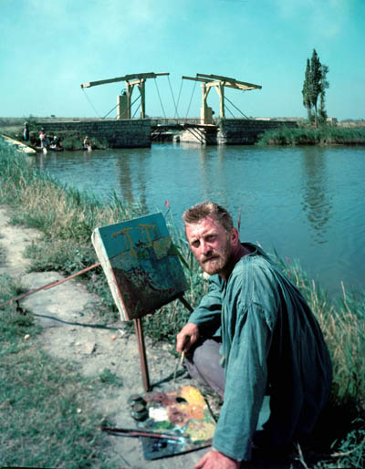 کرک داگلاس در شور زندگی. کاملی در دوبله نخست این فیلم به جای کرک داگلاس سخن گفت. بیشتر دوستدارانش چهره کرک داگلاس را با صدای او به یاد می آورند