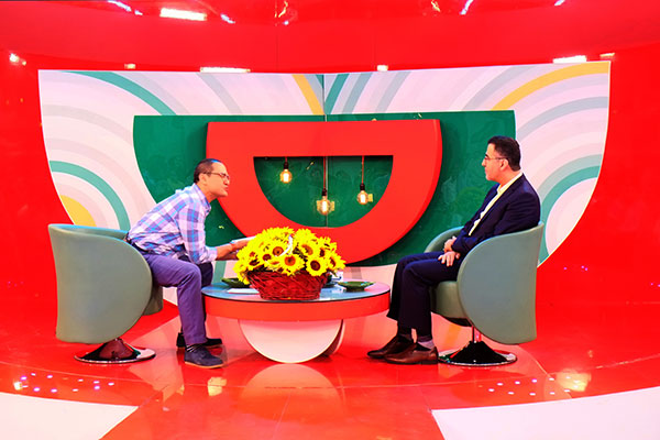 حجت الله ایوبی و رامبد جوان در خندوانه