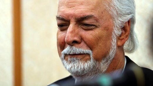 از آنجا با آن فیلم با آن صدا، زبان فارسی و کلام و آواهای درون این زبان، برای من عظمت و رفعت دیگری یافت. صدا آنقدر به شمایل ریچارد برتن می نشست که از همان سالها ریچارد برتن بازیگر محبوب من شد. در طول سال های بعد صدای چند نفر دیگر را روی چهره ریچارد برتن شنیدم، اما هیچکدان به پای صدای جلیلوند نرسیدند.